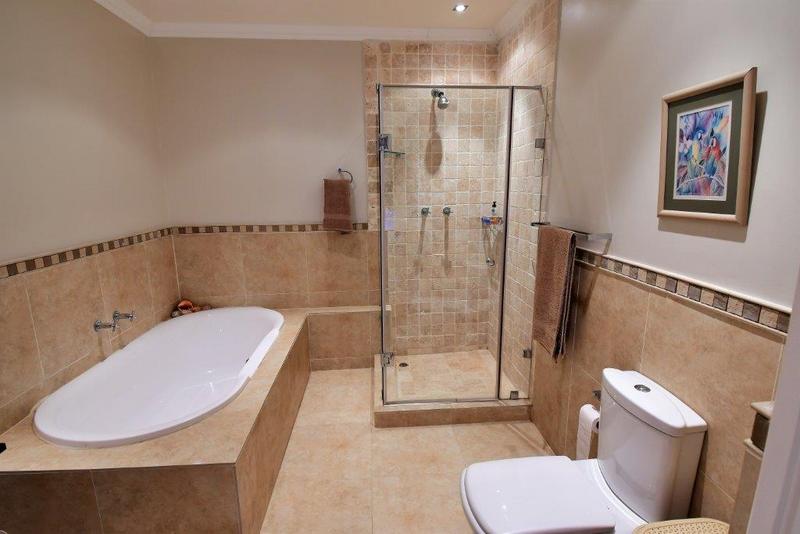 5 Bedroom Property for Sale in Hillcrest Western Cape